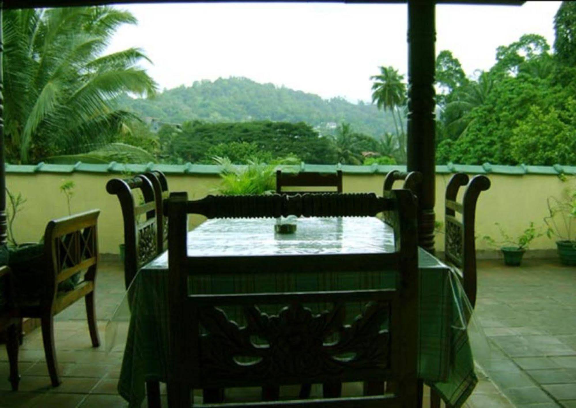 Palm Garden Home Stay Deiyannewela المظهر الخارجي الصورة